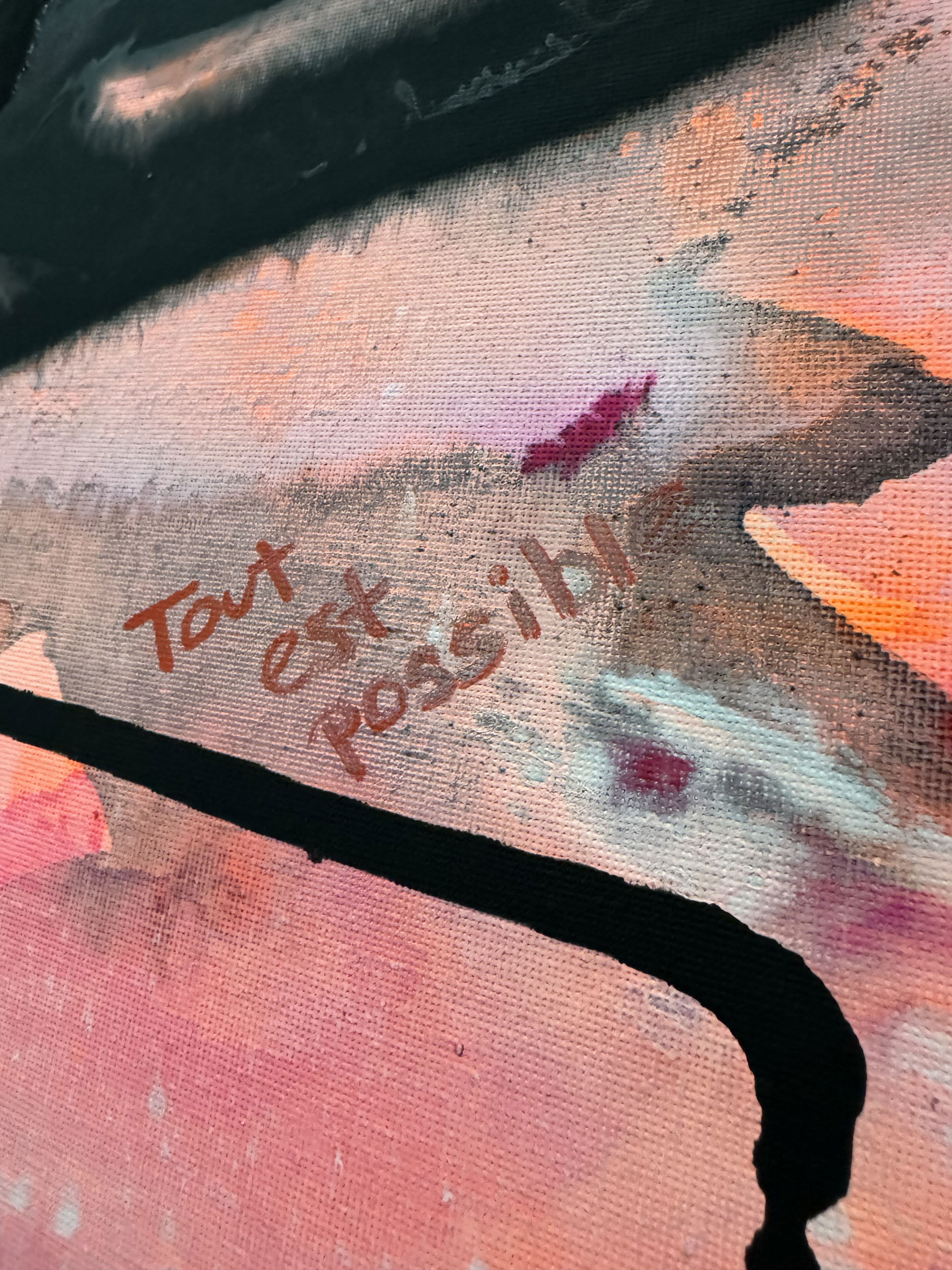 Acrylic on canvas abstract art, vibrant hues of fuchsia and onyx clash, creating fluid strokes and ethereal splashes with the phrase "Tout est possible" in focus. Artwork style is Abstrakt and technique Acryl auf Leinwand.