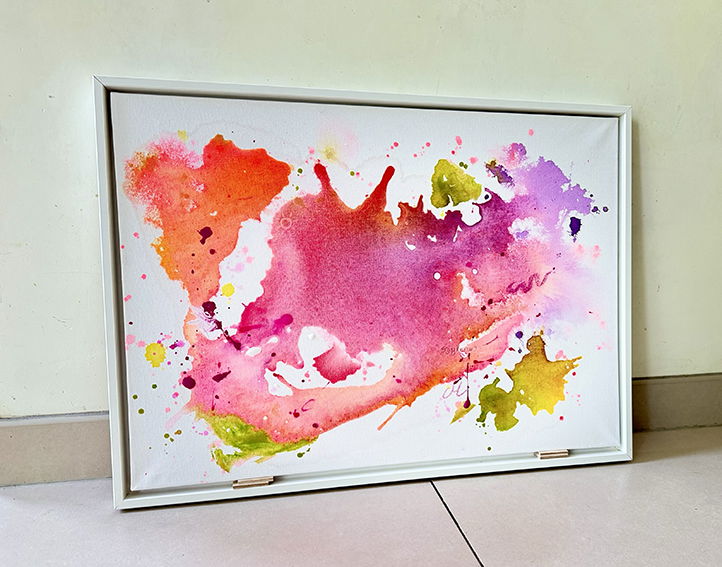 Abstract acrylic on canvas with vibrant splatters of pink, orange, yellow, and green, evoking fluidity, chaos, and spontaneous energy. Abstrakt style, Acryl auf Leinwand.