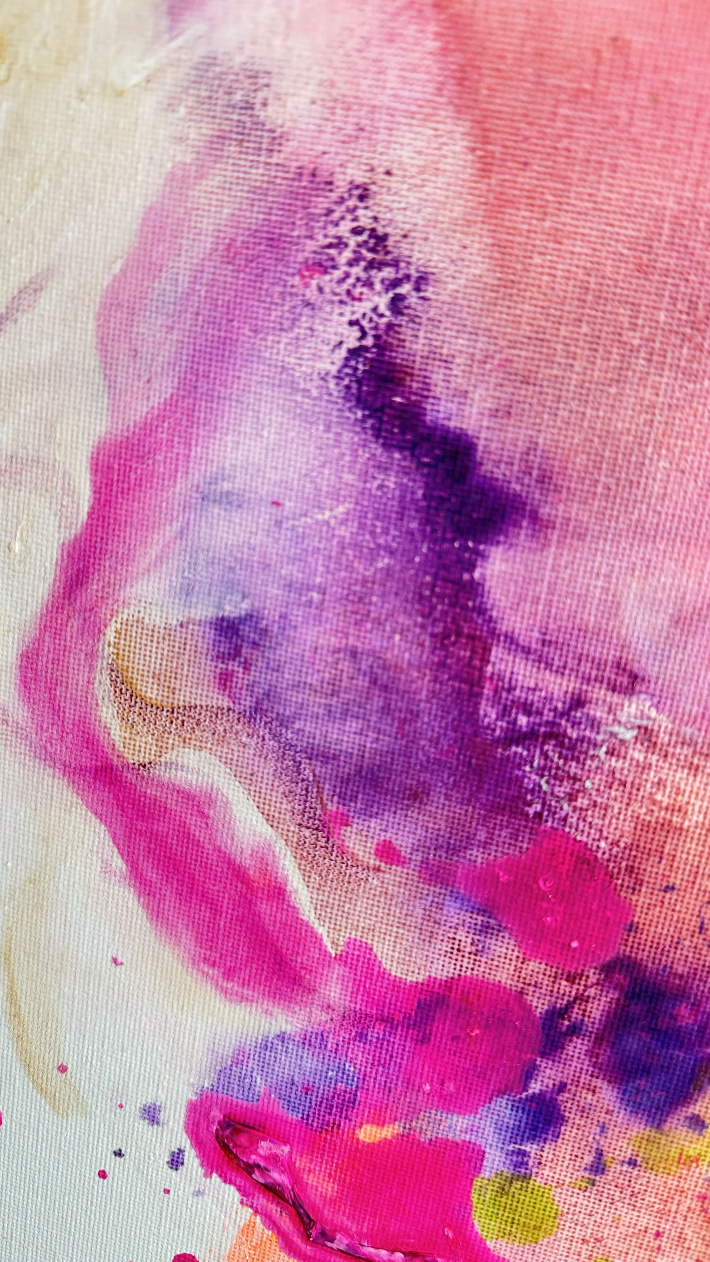 A serene abstract mixed media on canvas with vibrant fuchsia, lavender gradients, fluid overlays, and effusions of celestial pigments. Artwork style is Abstrakt and technique Mixed Media auf Leinwand.