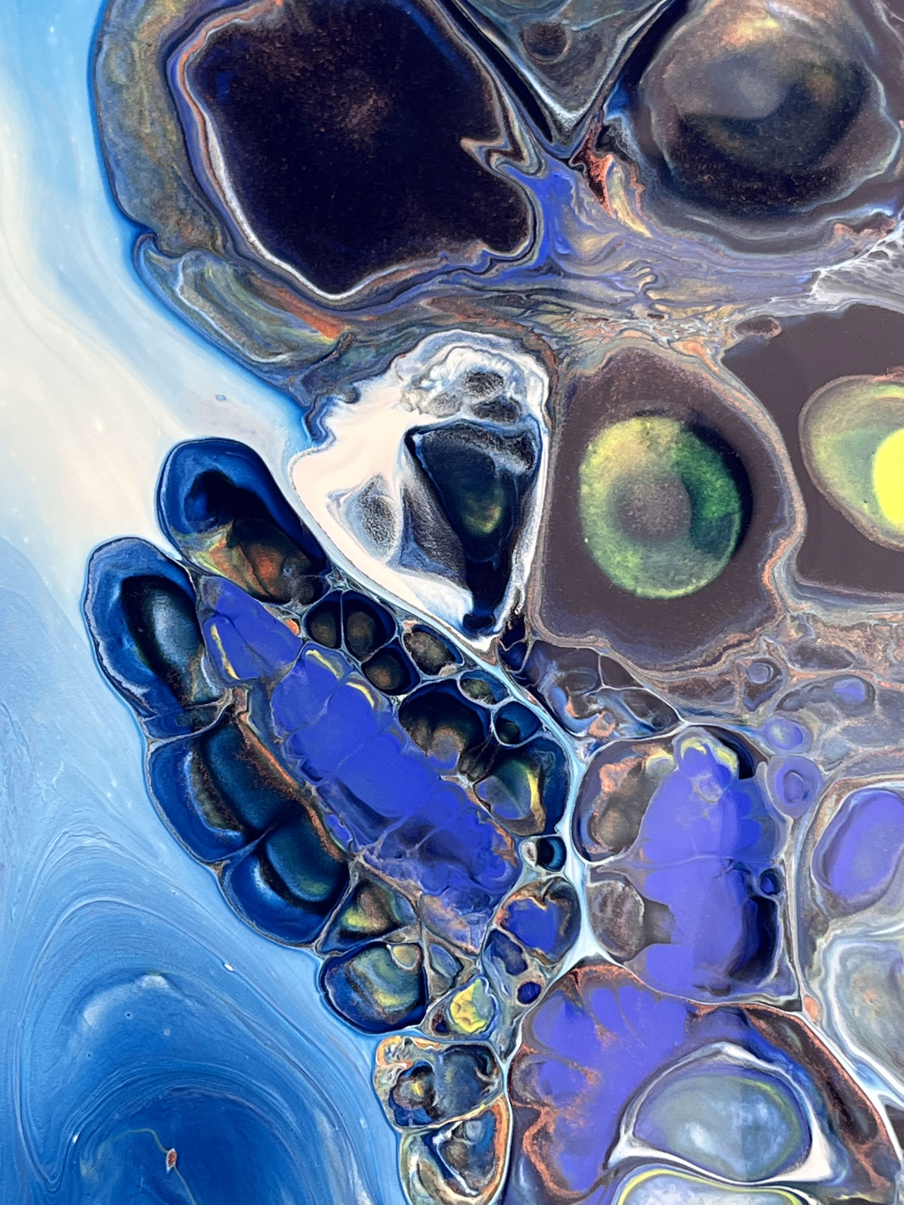 Ethereal azure and cerulean swirls merge in luminous, fluid formations on canvas, reminiscent of a celestial nebula in radiant, kaleidoscopic splendor. Artwork style is Abstrakt and technique Acryl auf Leinwand.