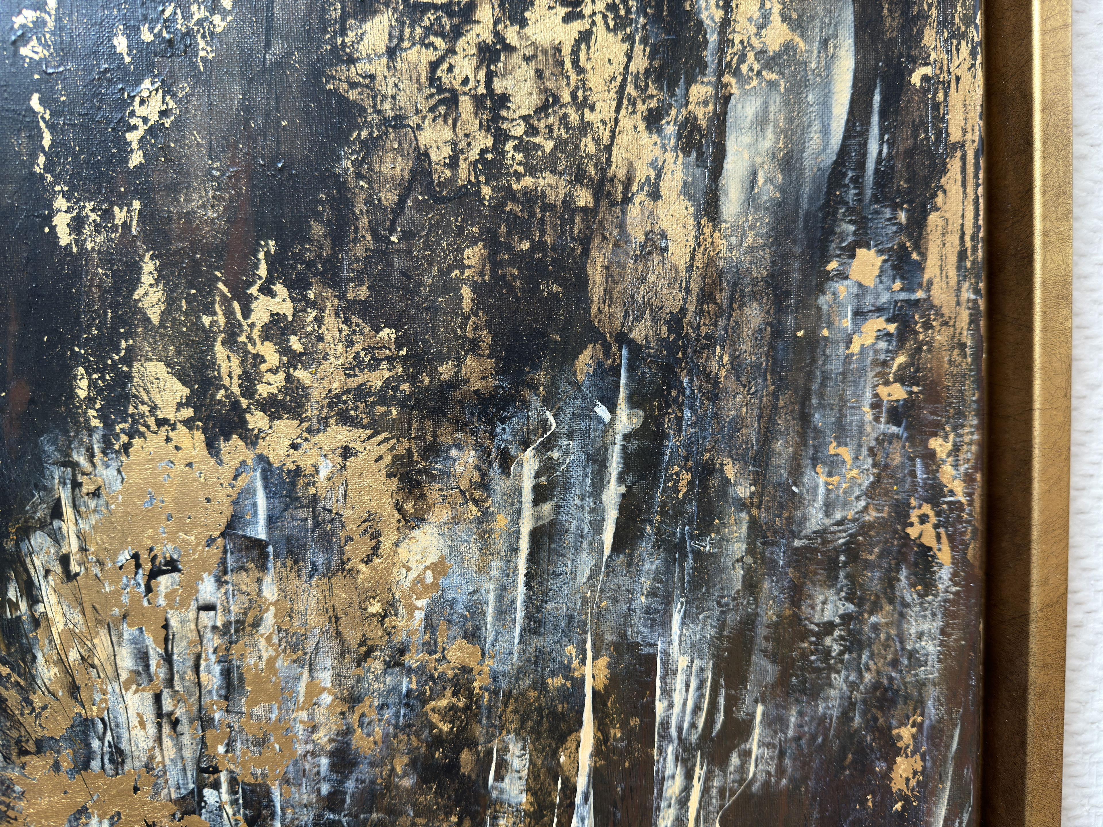 Abstract acrylic painting on canvas, featuring gold leaf and dark textures. The contrast between luminosity and shadows evokes a sense of mystery and complexity. Artwork style - Abstrakt and technique Acryl auf Leinwand.