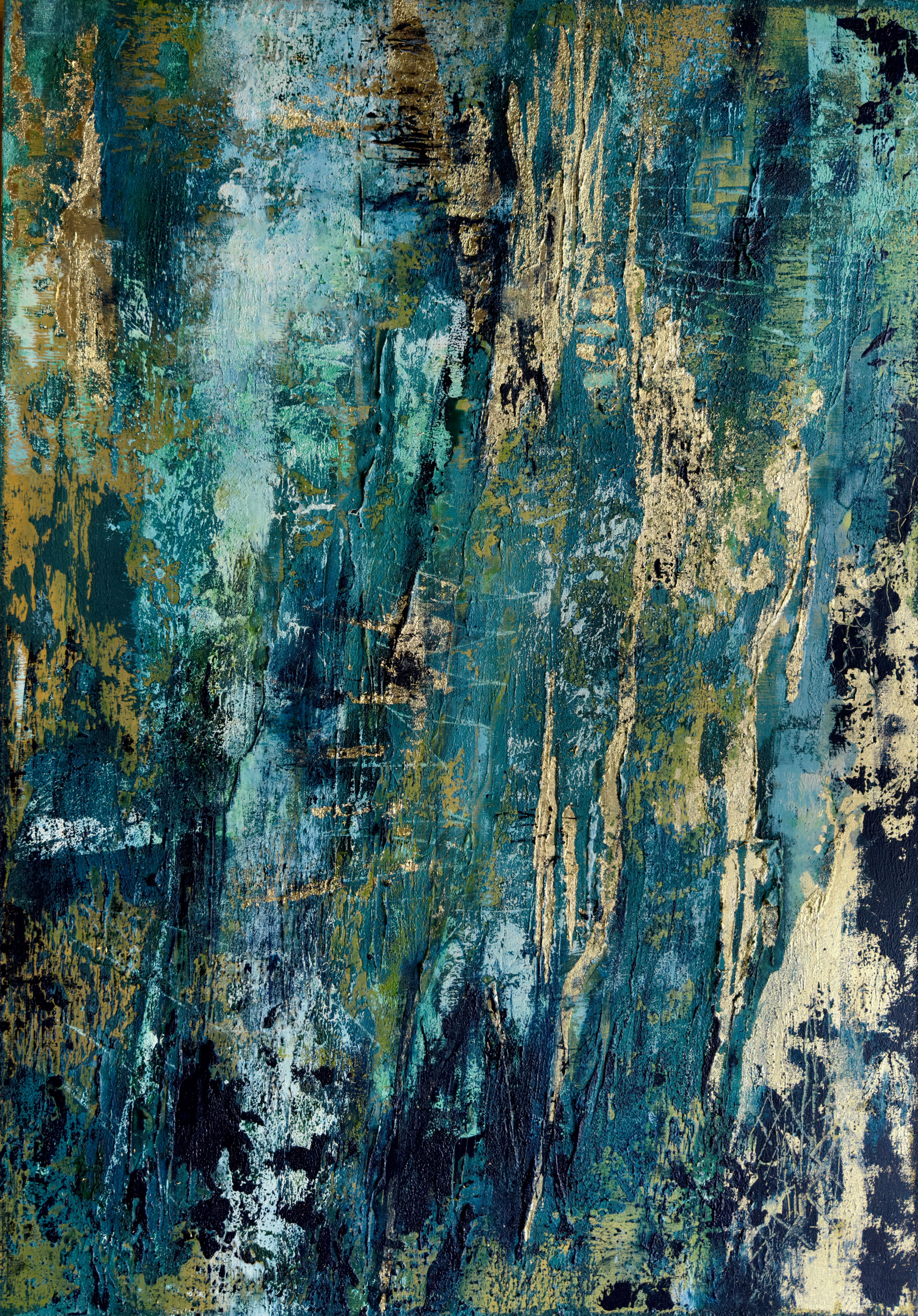 Abstract acrylic painting features layers of turquoise, gold, and teal brushstrokes, creating depth and a mysterious patina that evokes elements of erosion and shadow. Artwork style is Abstrakt and technique Acryl auf Leinwand.