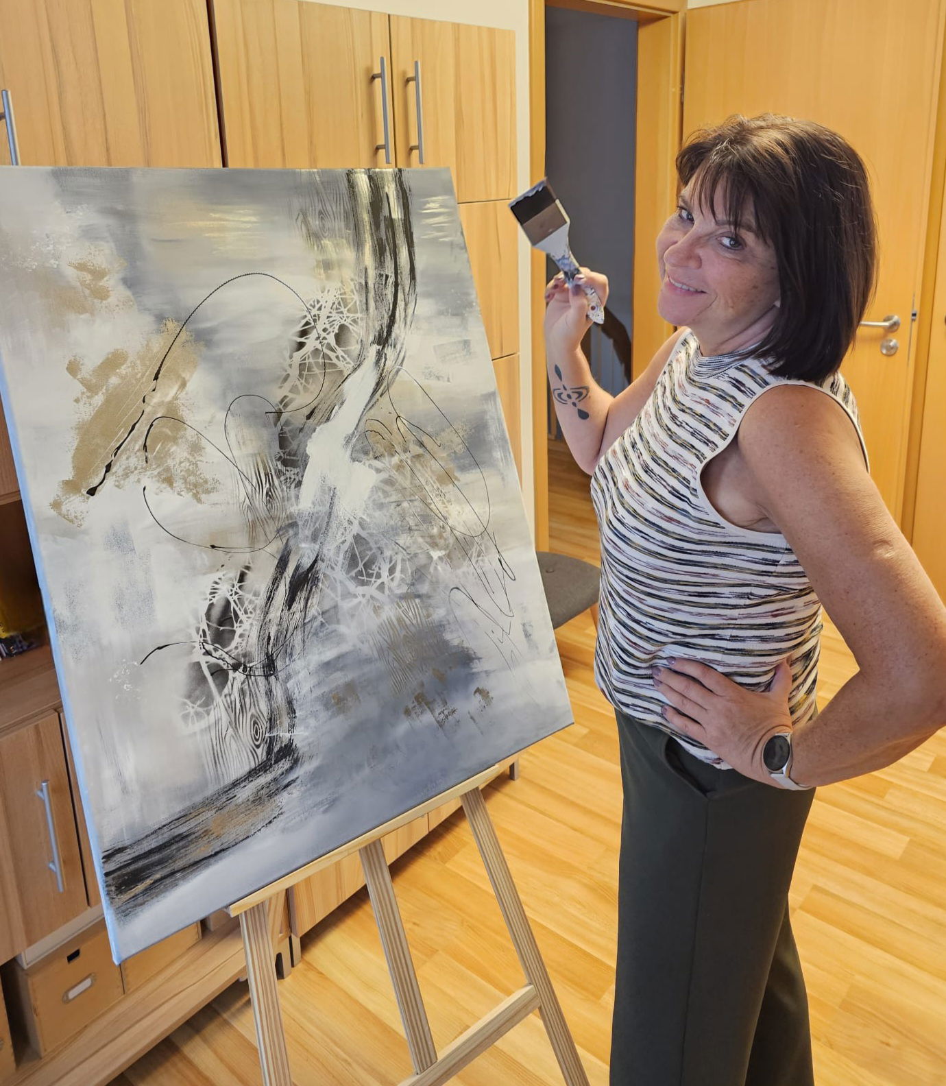 Portrait profile picture of the artist Sabine Halbrock.