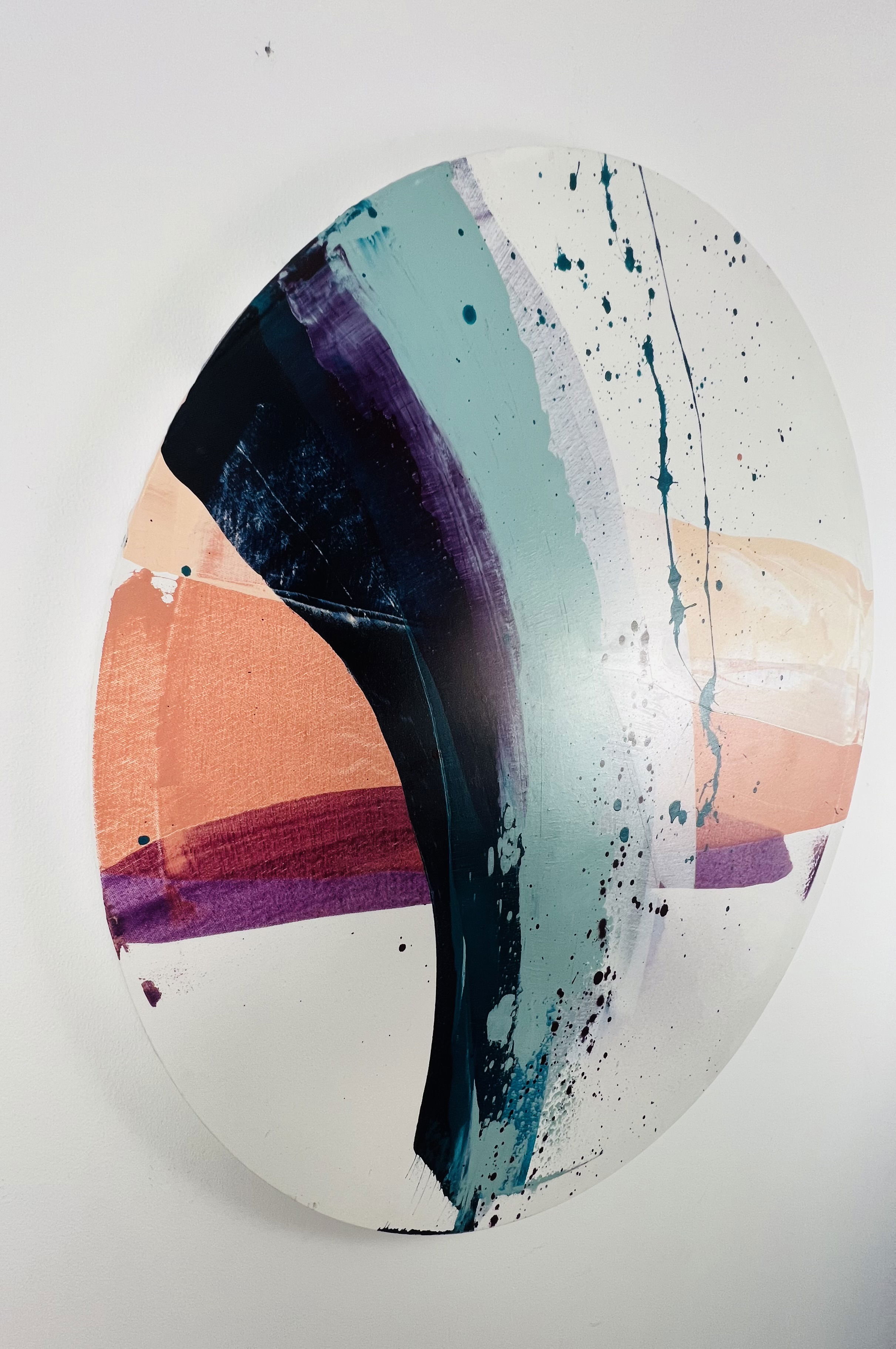 Abstract acrylic artwork on canvas with splashes of turquoise and peach, featuring fluid brush strokes and dynamic contrasts, exuding modernity and balance. Artwork style is Abstrakt and technique Acryl auf Leinwand.